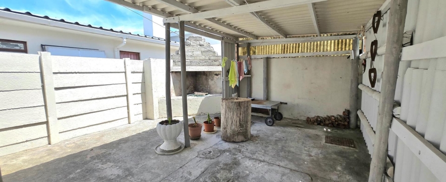 5 Bedroom Property for Sale in Franskraal Western Cape